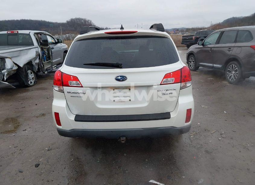 Photo 16 of 2014 Subaru Outback 3.6R LIMITED (VIN 4S4BRDLCXE2206560)