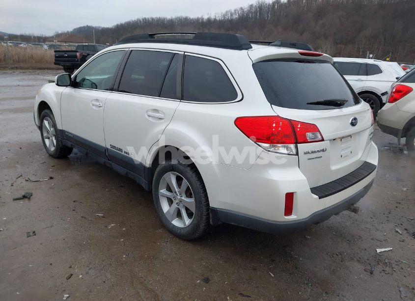 Photo 3 of 2014 Subaru Outback 3.6R LIMITED (VIN 4S4BRDLCXE2206560)