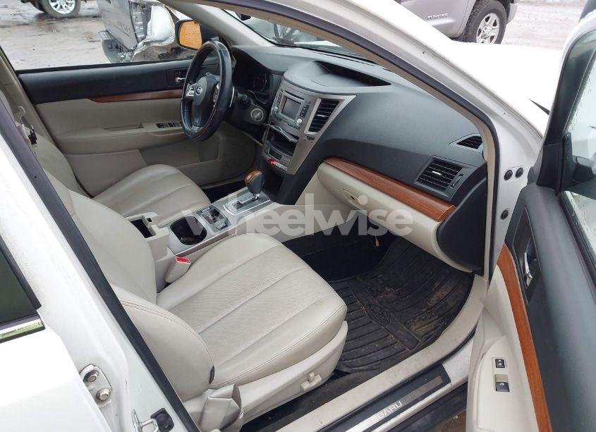 Photo 5 of 2014 Subaru Outback 3.6R LIMITED (VIN 4S4BRDLCXE2206560)