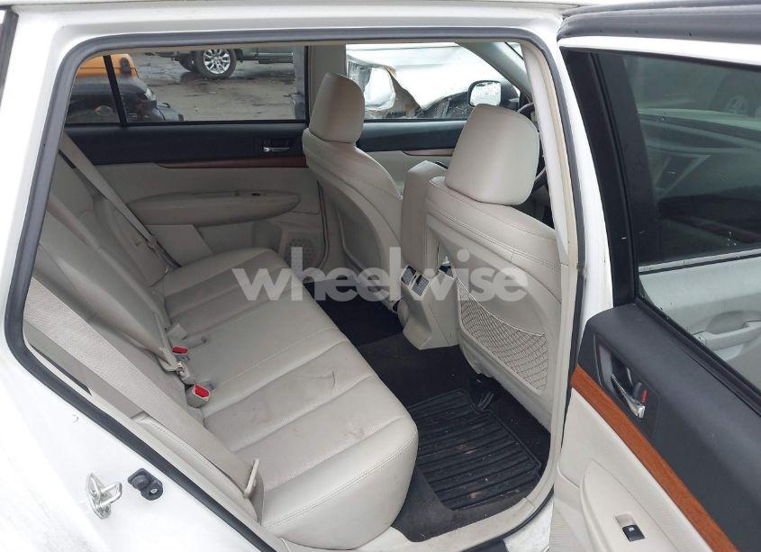 Photo 8 of 2014 Subaru Outback 3.6R LIMITED (VIN 4S4BRDLCXE2206560)