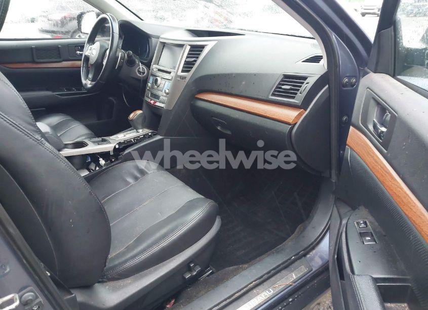 Photo 5 of 2014 Subaru Outback 3.6R LIMITED (VIN 4S4BRDMC9E2318443)