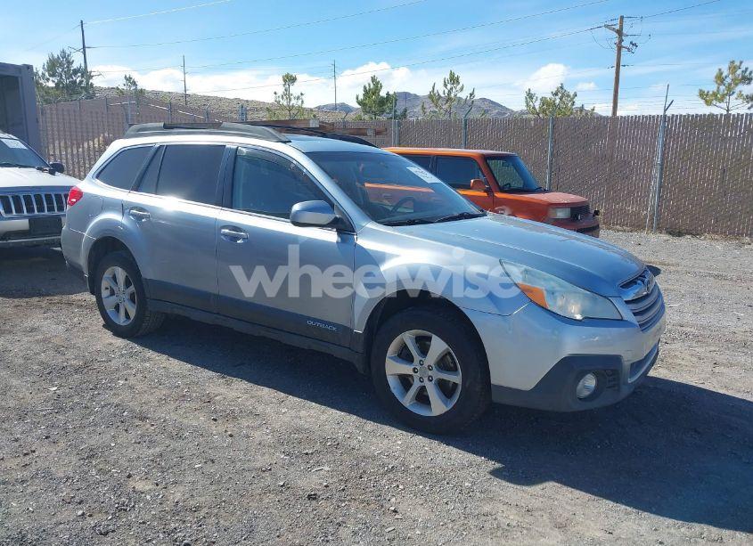 2013 Subaru Outback 3.6R LIMITED (VIN 4S4BRDPC2D2303180) main photo