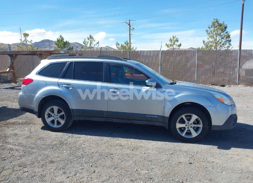 Photo 13 of 2013 Subaru Outback 3.6R LIMITED (VIN 4S4BRDPC2D2303180)