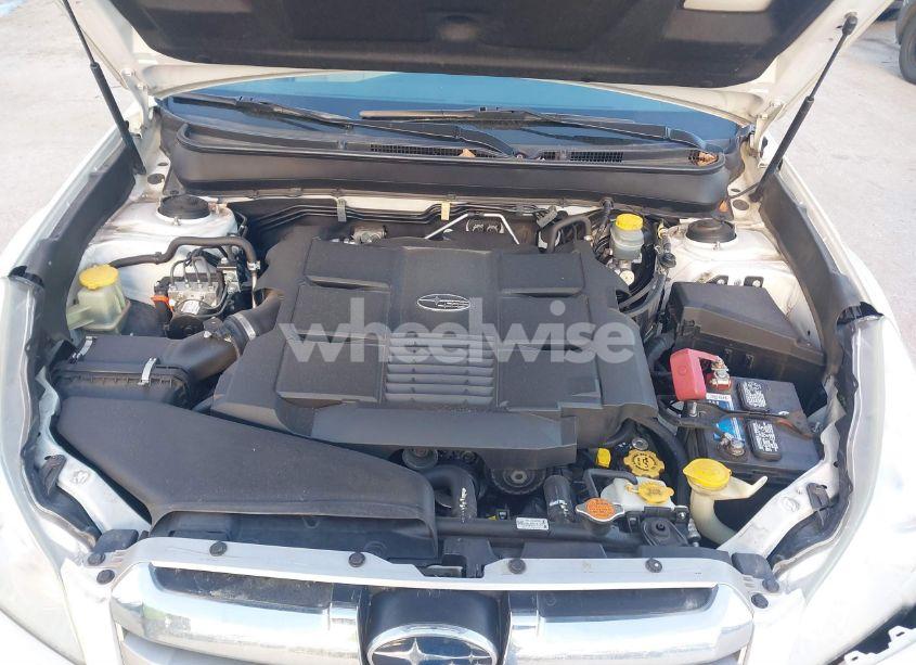 Photo 10 of 2013 Subaru Outback 3.6R LIMITED (VIN 4S4BRDPC4D2286124)