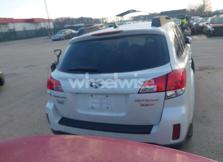 Photo 16 of 2013 Subaru Outback 3.6R LIMITED (VIN 4S4BRDPC4D2286124)