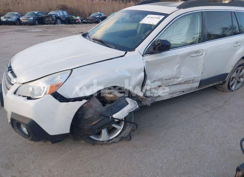 Photo 6 of 2013 Subaru Outback 3.6R LIMITED (VIN 4S4BRDPC4D2286124)