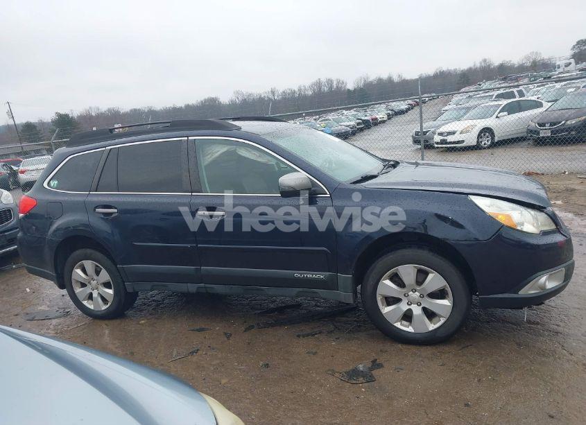 Photo 14 of 2014 Subaru Outback 3.6R LIMITED (VIN 4S4BRDPC4E2238009)