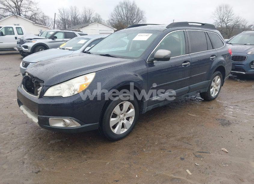 Photo 2 of 2014 Subaru Outback 3.6R LIMITED (VIN 4S4BRDPC4E2238009)