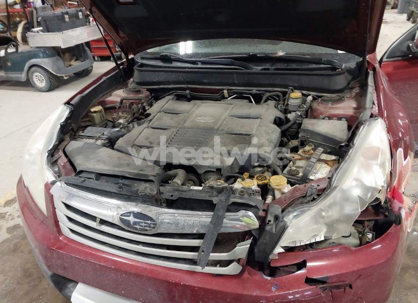 Photo 10 of 2013 Subaru Outback 3.6R LIMITED (VIN 4S4BRDPC5D2288206)