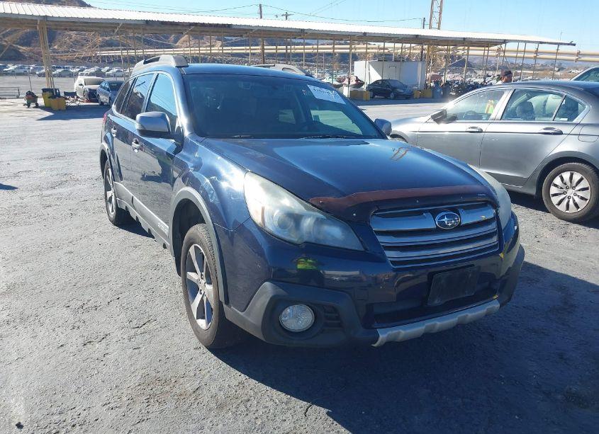 2014 Subaru Outback 3.6R LIMITED (VIN 4S4BRDPC5E2256812) main photo