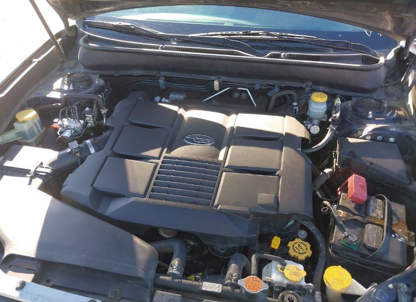 Photo 10 of 2014 Subaru Outback 3.6R LIMITED (VIN 4S4BRDPC5E2256812)