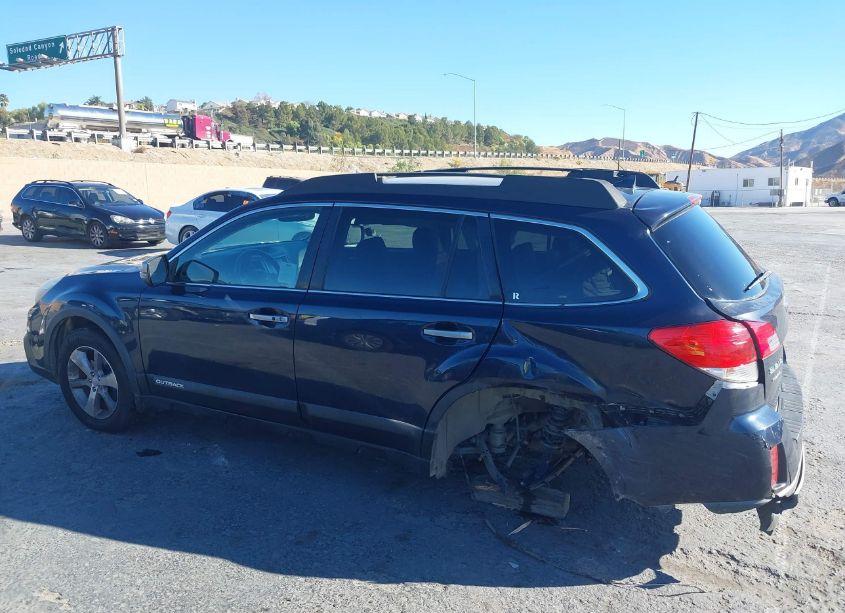Photo 13 of 2014 Subaru Outback 3.6R LIMITED (VIN 4S4BRDPC5E2256812)