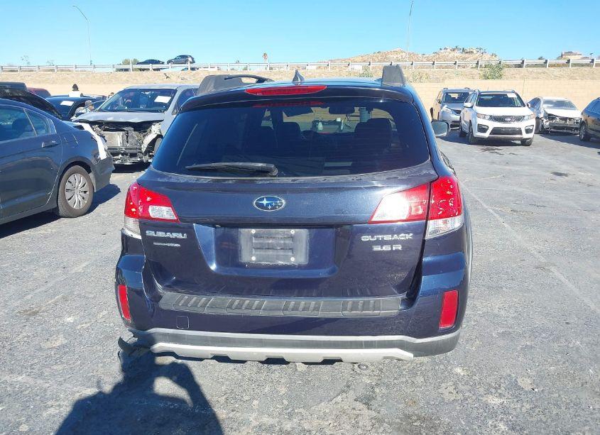 Photo 15 of 2014 Subaru Outback 3.6R LIMITED (VIN 4S4BRDPC5E2256812)