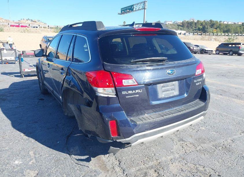 Photo 3 of 2014 Subaru Outback 3.6R LIMITED (VIN 4S4BRDPC5E2256812)