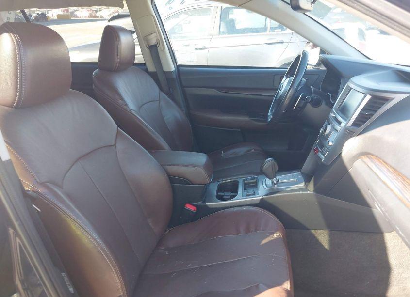 Photo 5 of 2014 Subaru Outback 3.6R LIMITED (VIN 4S4BRDPC5E2256812)