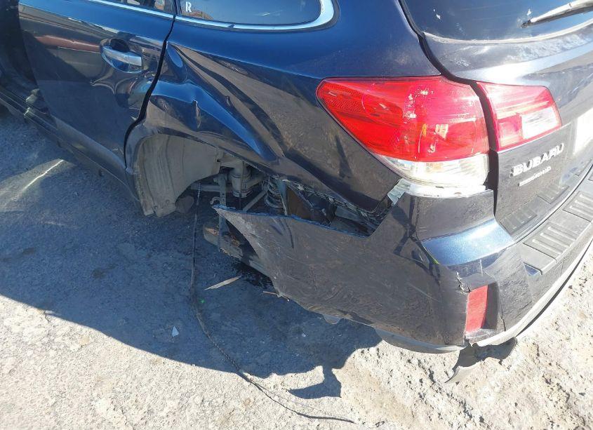 Photo 6 of 2014 Subaru Outback 3.6R LIMITED (VIN 4S4BRDPC5E2256812)