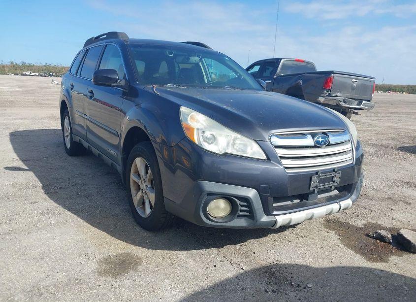 2013 Subaru Outback 3.6R LIMITED (VIN 4S4BRDPC6D2225583) main photo