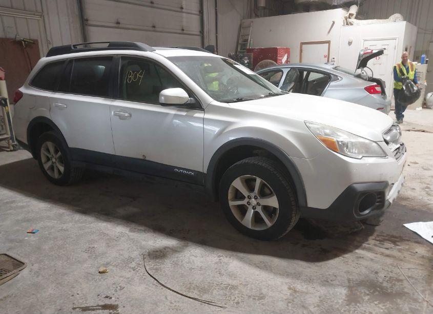 2013 Subaru Outback 3.6R LIMITED (VIN 4S4BRDPC7D2213667) main photo