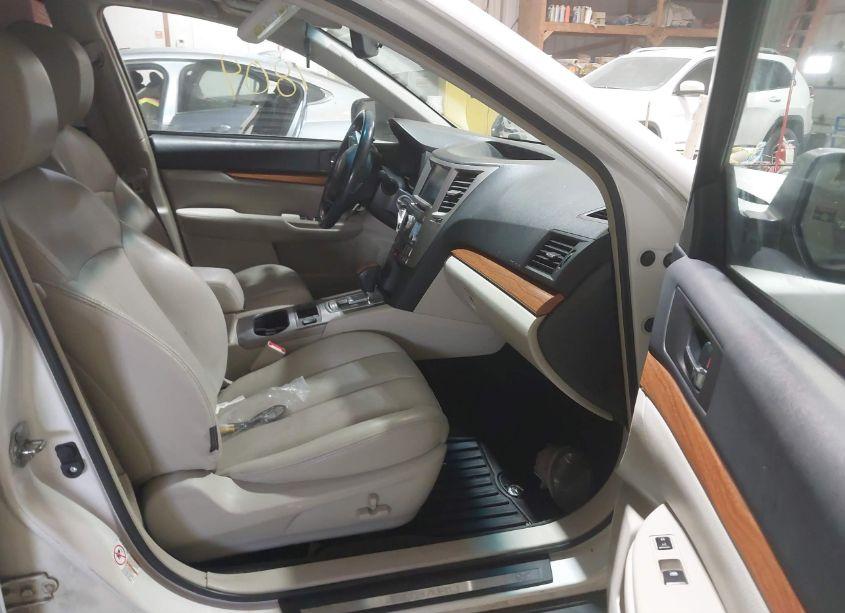 Photo 5 of 2013 Subaru Outback 3.6R LIMITED (VIN 4S4BRDPC7D2213667)