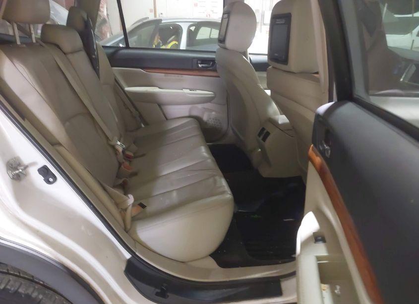 Photo 8 of 2013 Subaru Outback 3.6R LIMITED (VIN 4S4BRDPC7D2213667)