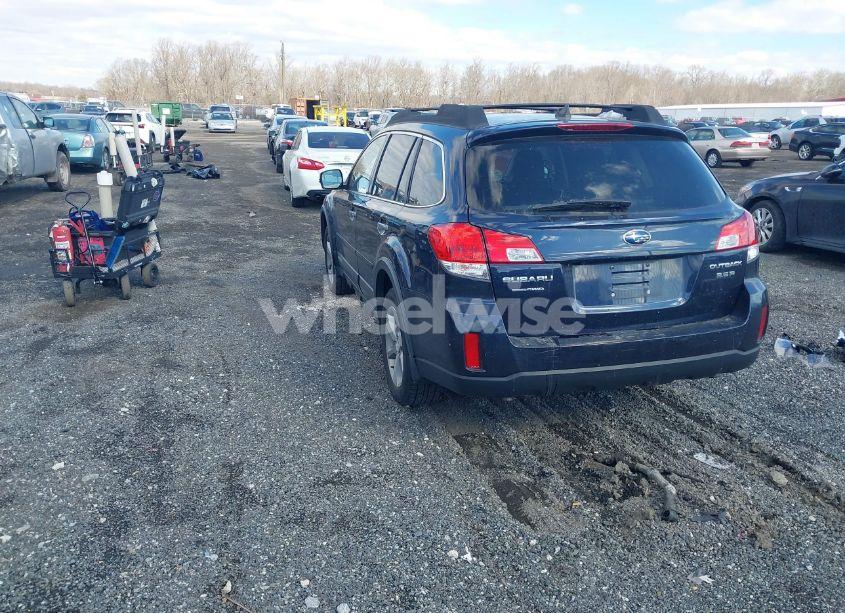 Photo 3 of 2014 Subaru Outback 3.6R LIMITED (VIN 4S4BRDPC7E2281601)