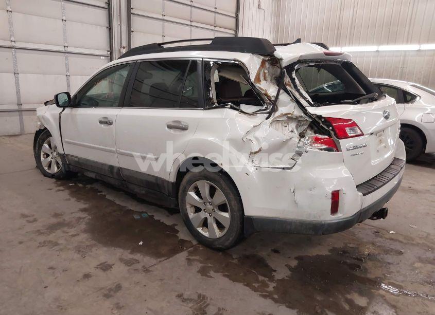 Photo 3 of 2013 Subaru Outback 3.6R LIMITED (VIN 4S4BRDSC0D2313620)