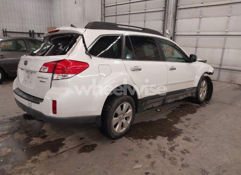 Photo 4 of 2013 Subaru Outback 3.6R LIMITED (VIN 4S4BRDSC0D2313620)