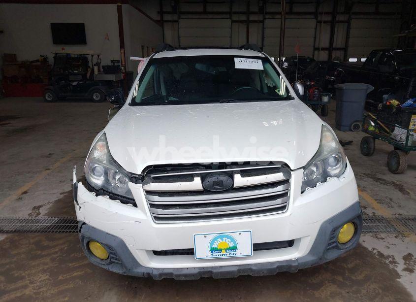 Photo 12 of 2013 Subaru Outback 3.6R LIMITED (VIN 4S4BRDSC2D2316938)