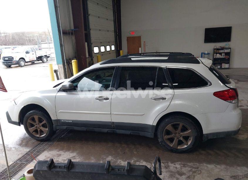 Photo 14 of 2013 Subaru Outback 3.6R LIMITED (VIN 4S4BRDSC2D2316938)