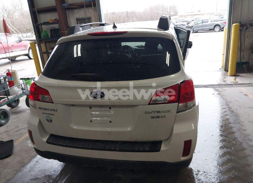 Photo 16 of 2013 Subaru Outback 3.6R LIMITED (VIN 4S4BRDSC2D2316938)