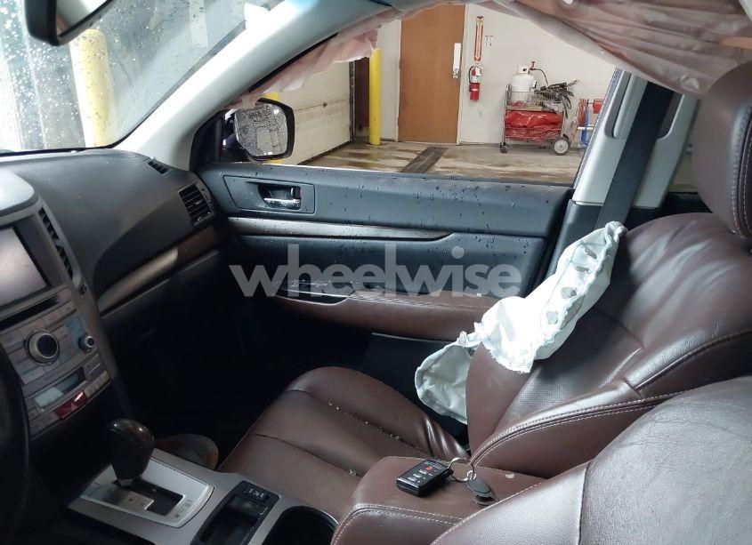 Photo 5 of 2013 Subaru Outback 3.6R LIMITED (VIN 4S4BRDSC2D2316938)