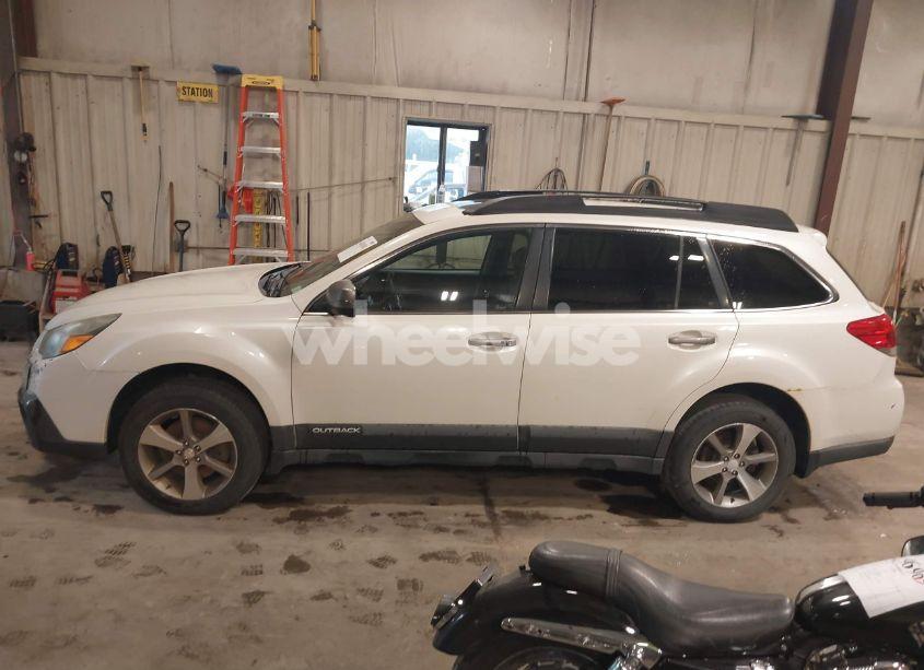 Photo 14 of 2013 Subaru Outback 3.6R LIMITED (VIN 4S4BRDSC8D2311646)