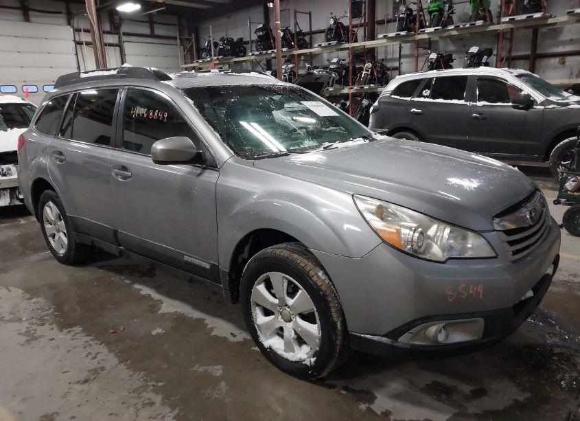 2011 Subaru Outback 3.6R PREMIUM (VIN 4S4BREGC5B2311020) main photo