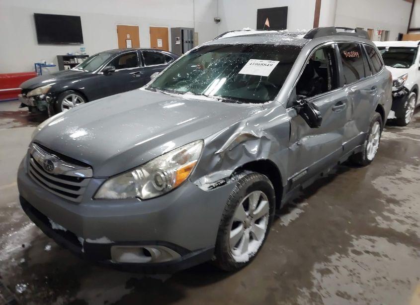 Photo 2 of 2011 Subaru Outback 3.6R PREMIUM (VIN 4S4BREGC5B2311020)