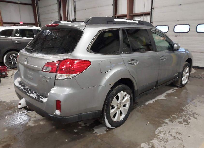 Photo 4 of 2011 Subaru Outback 3.6R PREMIUM (VIN 4S4BREGC5B2311020)
