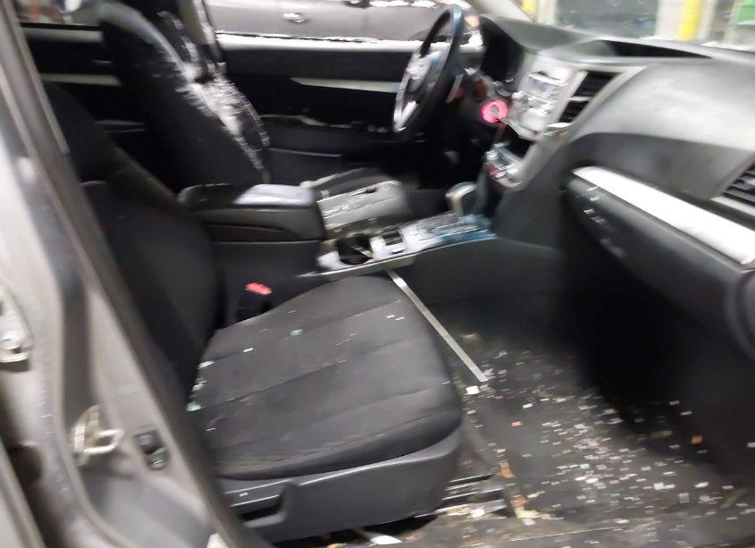 Photo 5 of 2011 Subaru Outback 3.6R PREMIUM (VIN 4S4BREGC5B2311020)