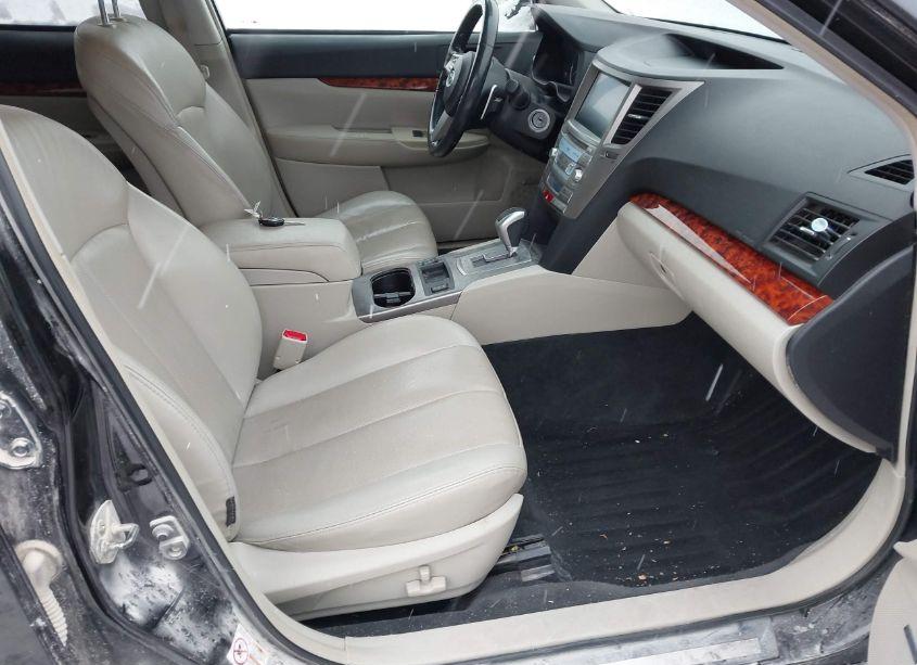 Photo 5 of 2011 Subaru Outback 3.6R LIMITED (VIN 4S4BRELC7B2362864)