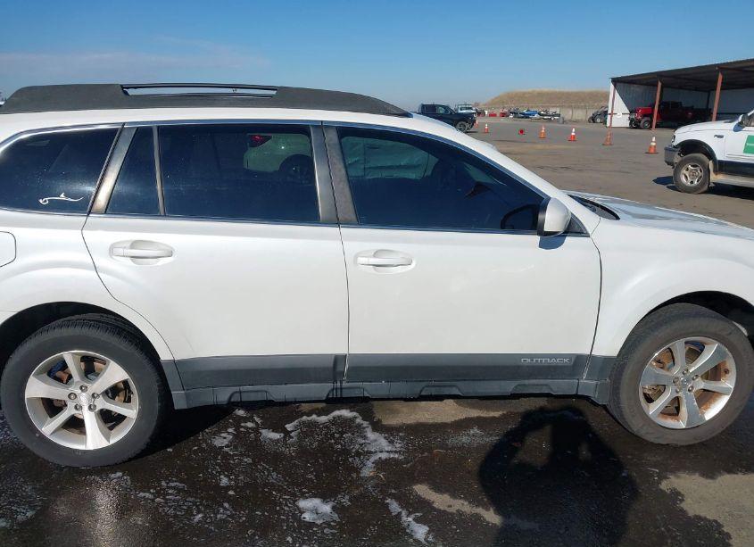 Photo 13 of 2013 Subaru Outback 3.6R LIMITED (VIN 4S4BRJLC9D2201637)