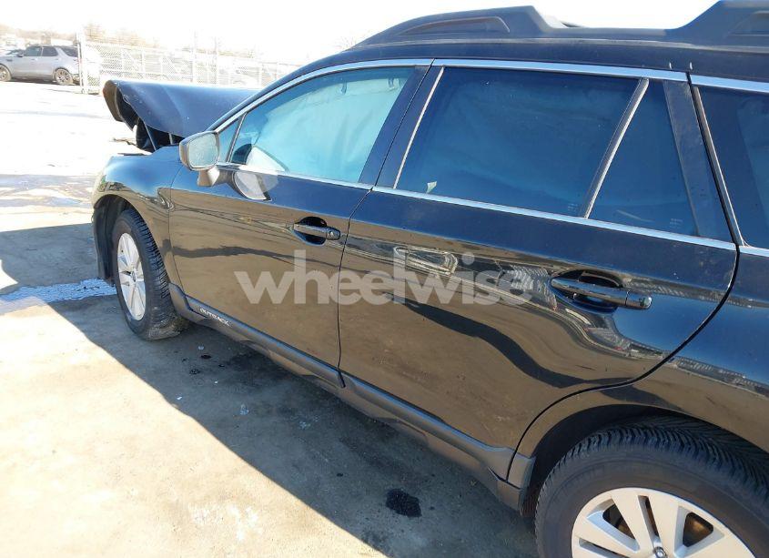 Photo 14 of 2018 Subaru Outback (VIN 4S4BSAAC1J3230997)