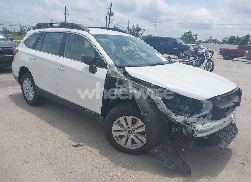 2018 Subaru Outback 2.5I (VIN 4S4BSAAC4J3294869) main photo