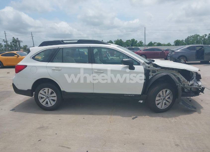 Photo 13 of 2018 Subaru Outback 2.5I (VIN 4S4BSAAC4J3294869)
