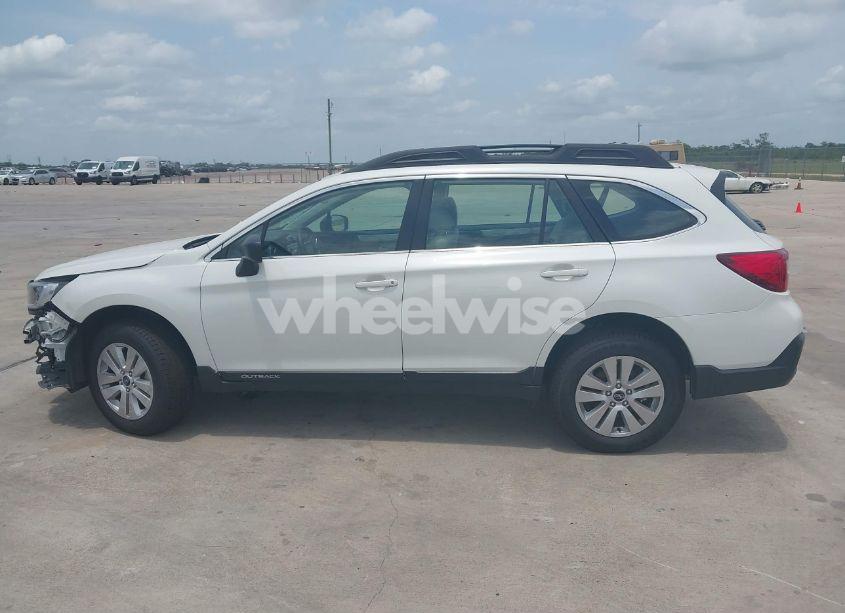 Photo 14 of 2018 Subaru Outback 2.5I (VIN 4S4BSAAC4J3294869)