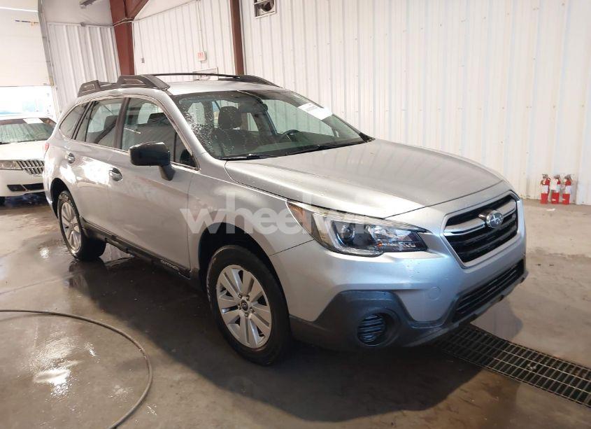 2018 Subaru Outback 2.5I (VIN 4S4BSAAC5J3298879) main photo