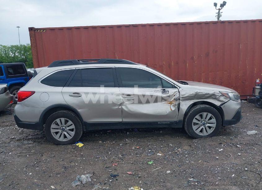 Photo 13 of 2018 Subaru Outback 2.5I (VIN 4S4BSAAC7J3257394)