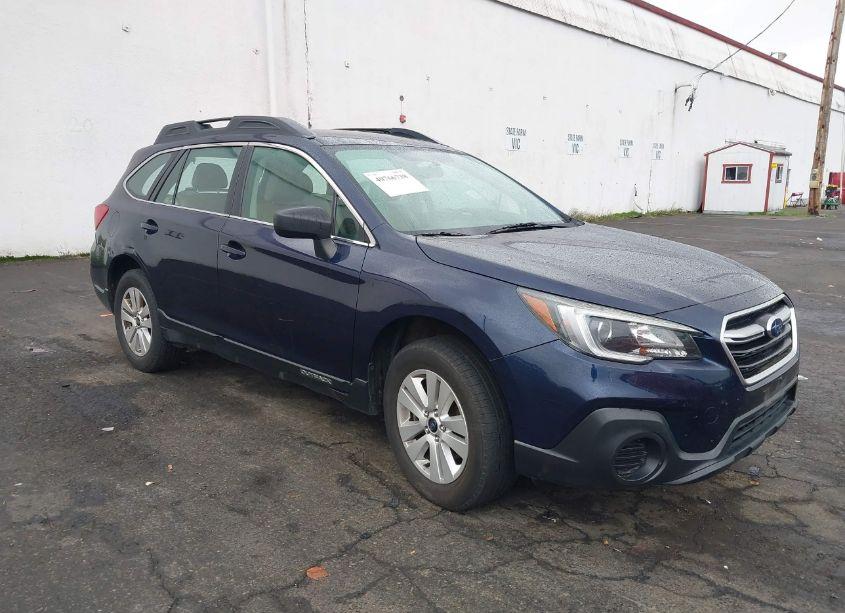 2018 Subaru Outback 2.5I (VIN 4S4BSAAC9J3222016) main photo
