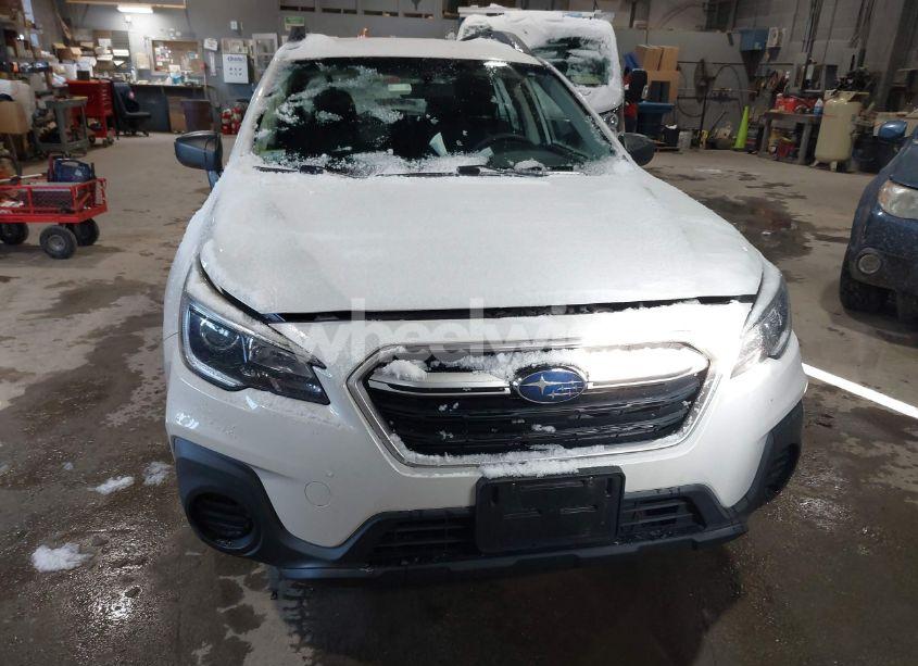 Photo 12 of 2018 Subaru Outback 2.5I (VIN 4S4BSAACXJ3280314)