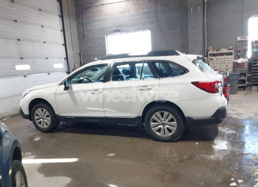 Photo 14 of 2018 Subaru Outback 2.5I (VIN 4S4BSAACXJ3280314)