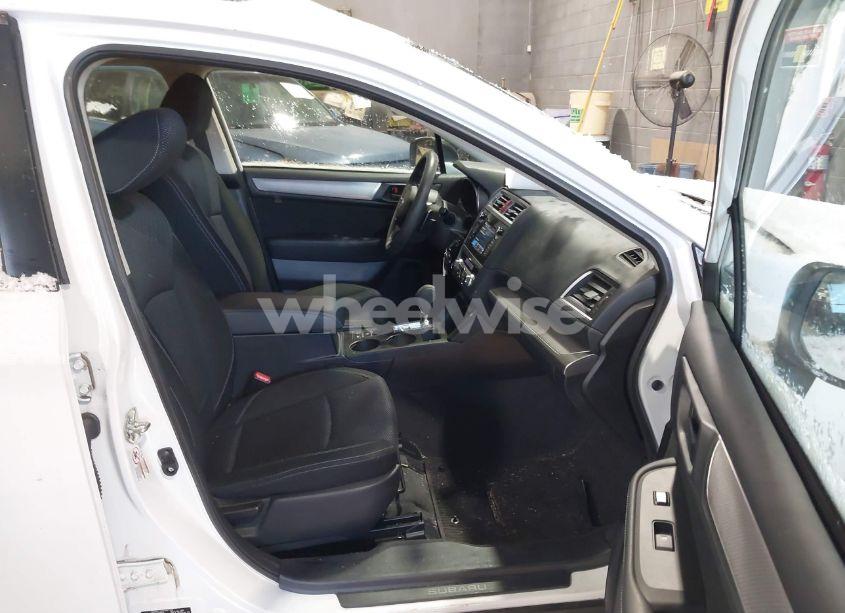 Photo 5 of 2018 Subaru Outback 2.5I (VIN 4S4BSAACXJ3280314)