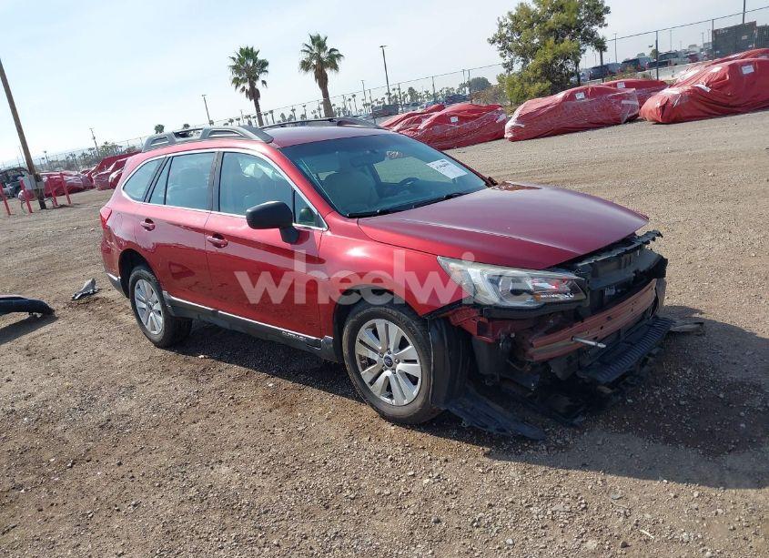 2018 Subaru Outback 2.5I (CVT) (VIN 4S4BSAACXJ3287425) main photo