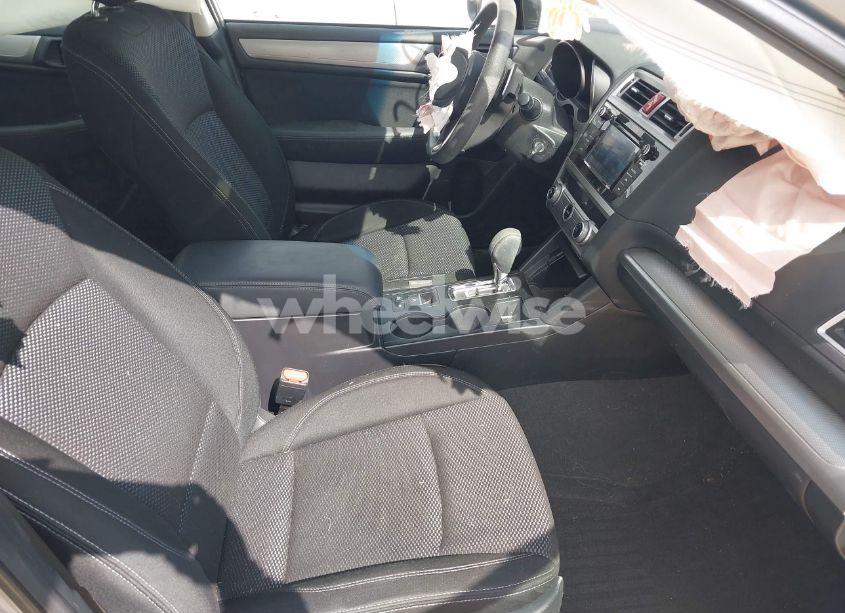 Photo 5 of 2019 Subaru Outback 2.5I (VIN 4S4BSABC0K3377392)